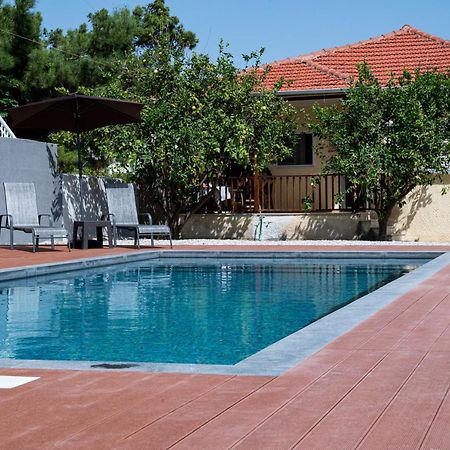 Elegant House By The Sea With Pool Villa Akráta Buitenkant foto